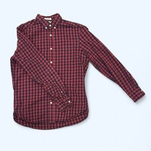H&M - Casual Button Down Shirt in Red and Black